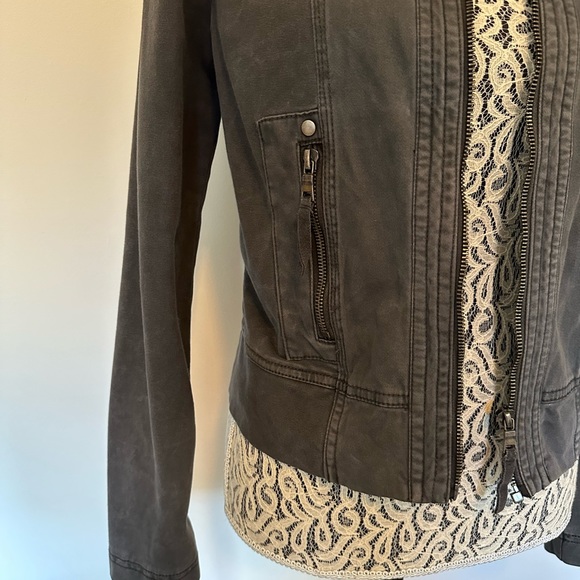 Black jacket - Picture 7 of 15